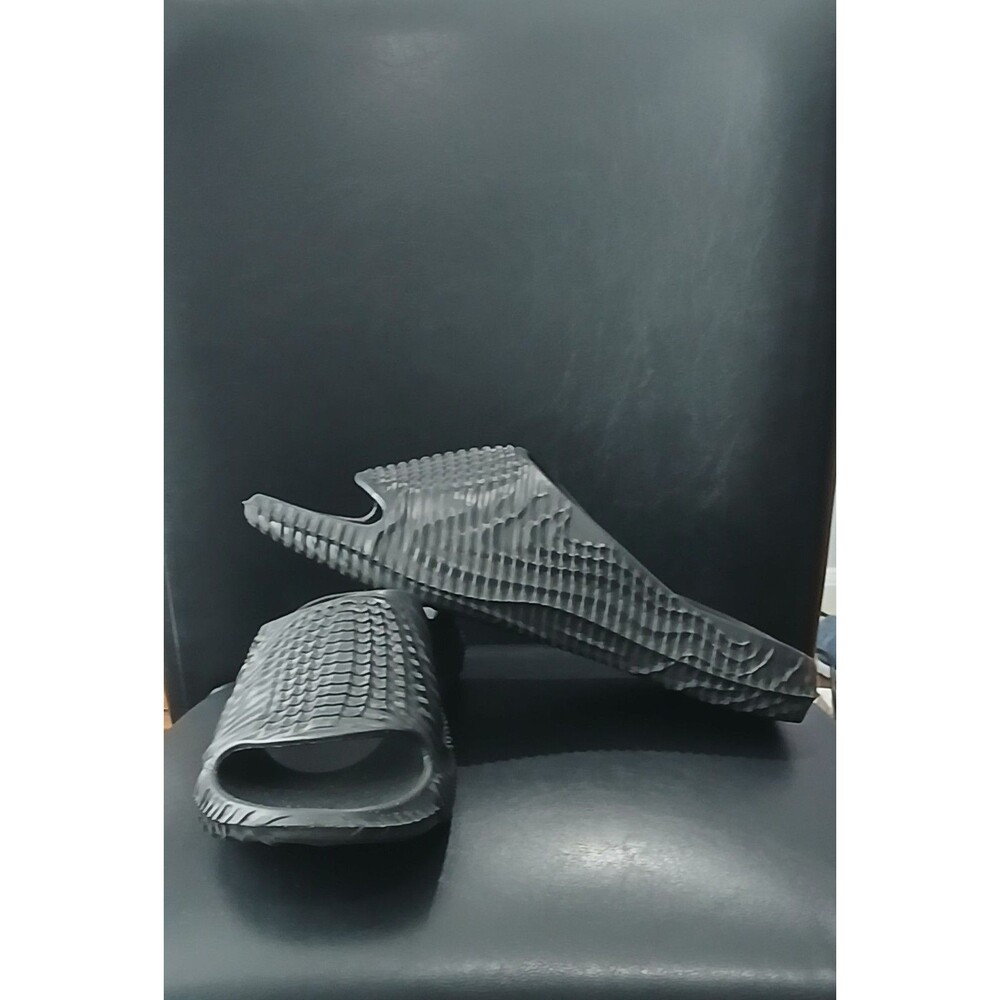 American Exchange Men Slippers. Black. Cushioned. Size 12